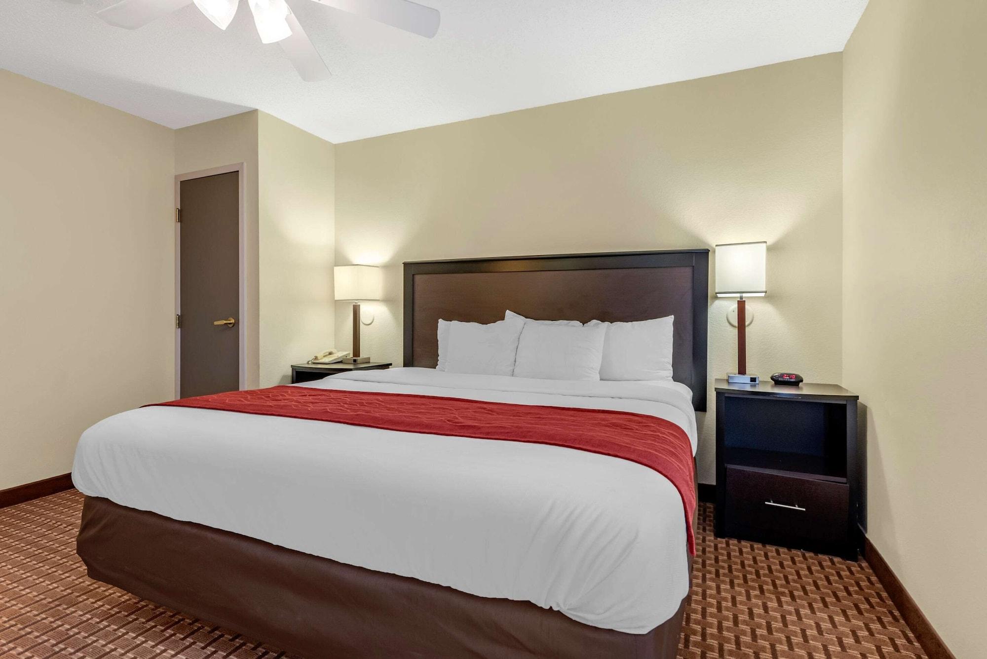 Comfort Inn & Suites Warsaw Near Us-30 Экстерьер фото