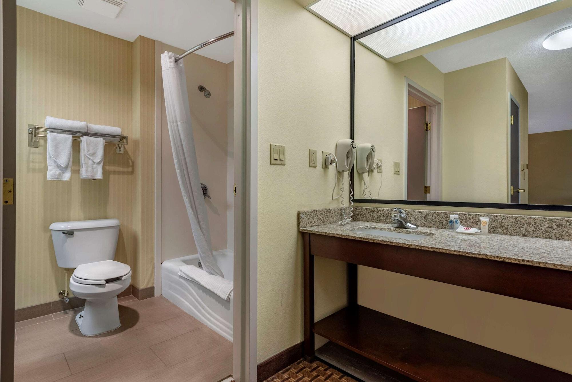 Comfort Inn & Suites Warsaw Near Us-30 Экстерьер фото