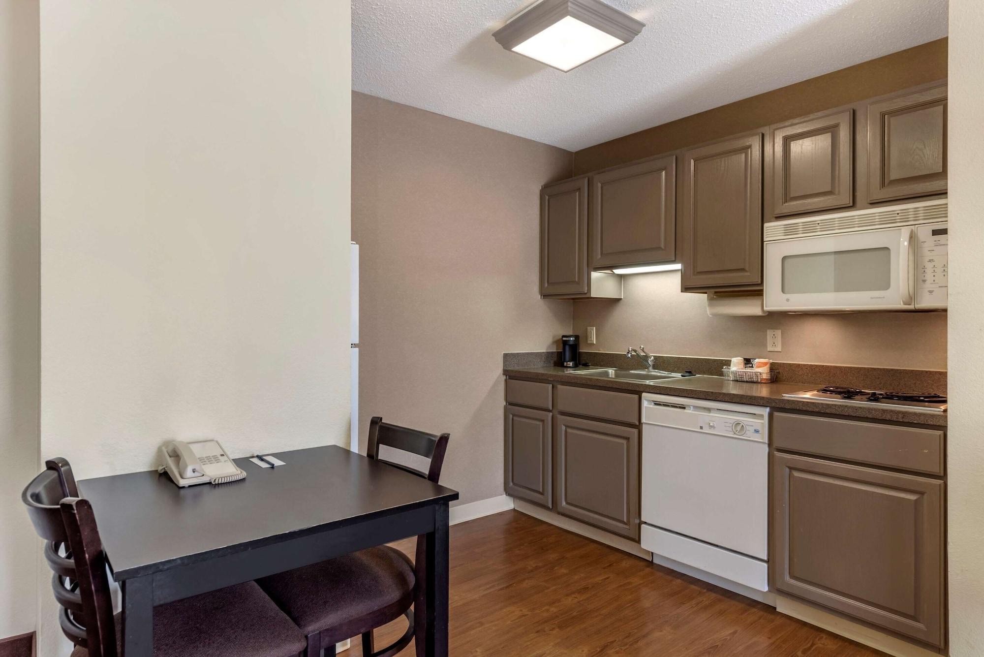 Comfort Inn & Suites Warsaw Near Us-30 Экстерьер фото