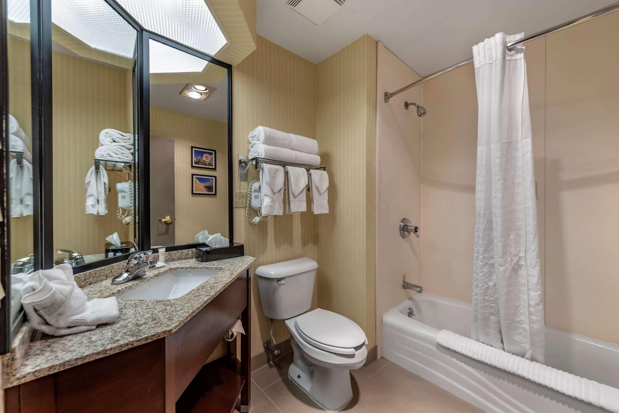 Comfort Inn & Suites Warsaw Near Us-30 Экстерьер фото
