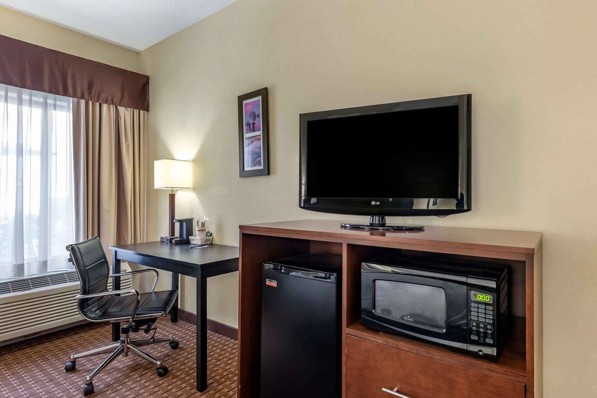 Comfort Inn & Suites Warsaw Near Us-30 Экстерьер фото