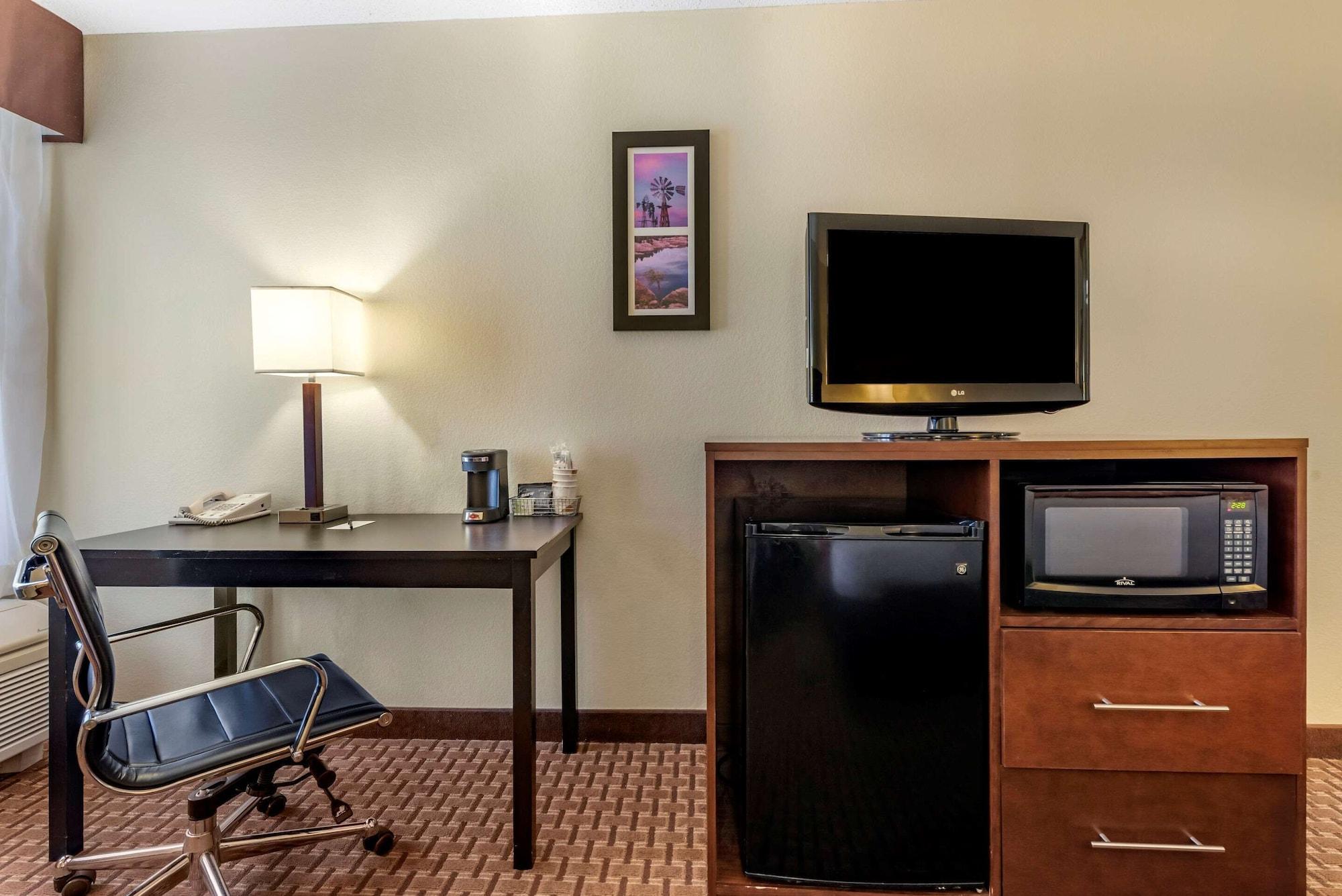 Comfort Inn & Suites Warsaw Near Us-30 Экстерьер фото