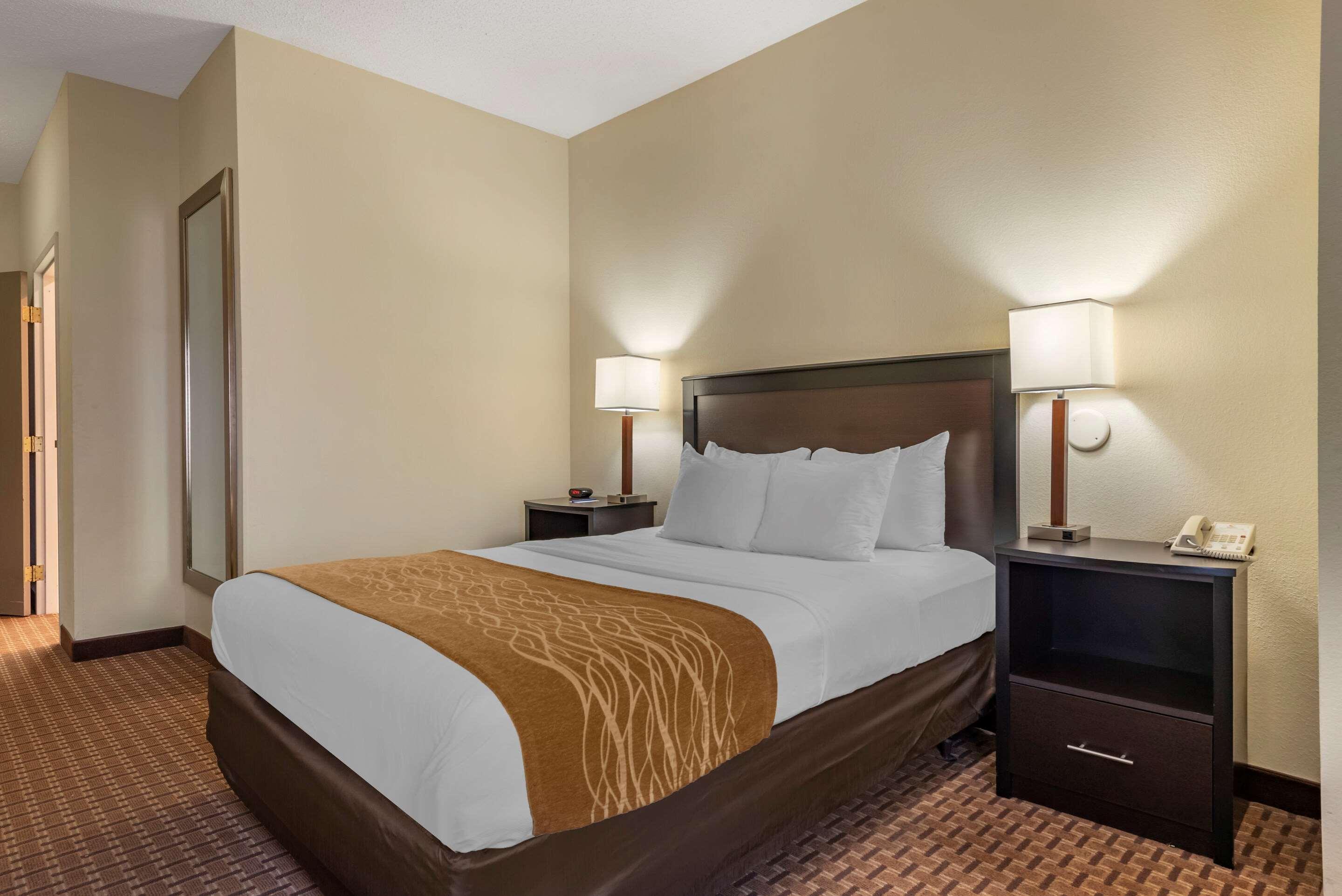 Comfort Inn & Suites Warsaw Near Us-30 Экстерьер фото