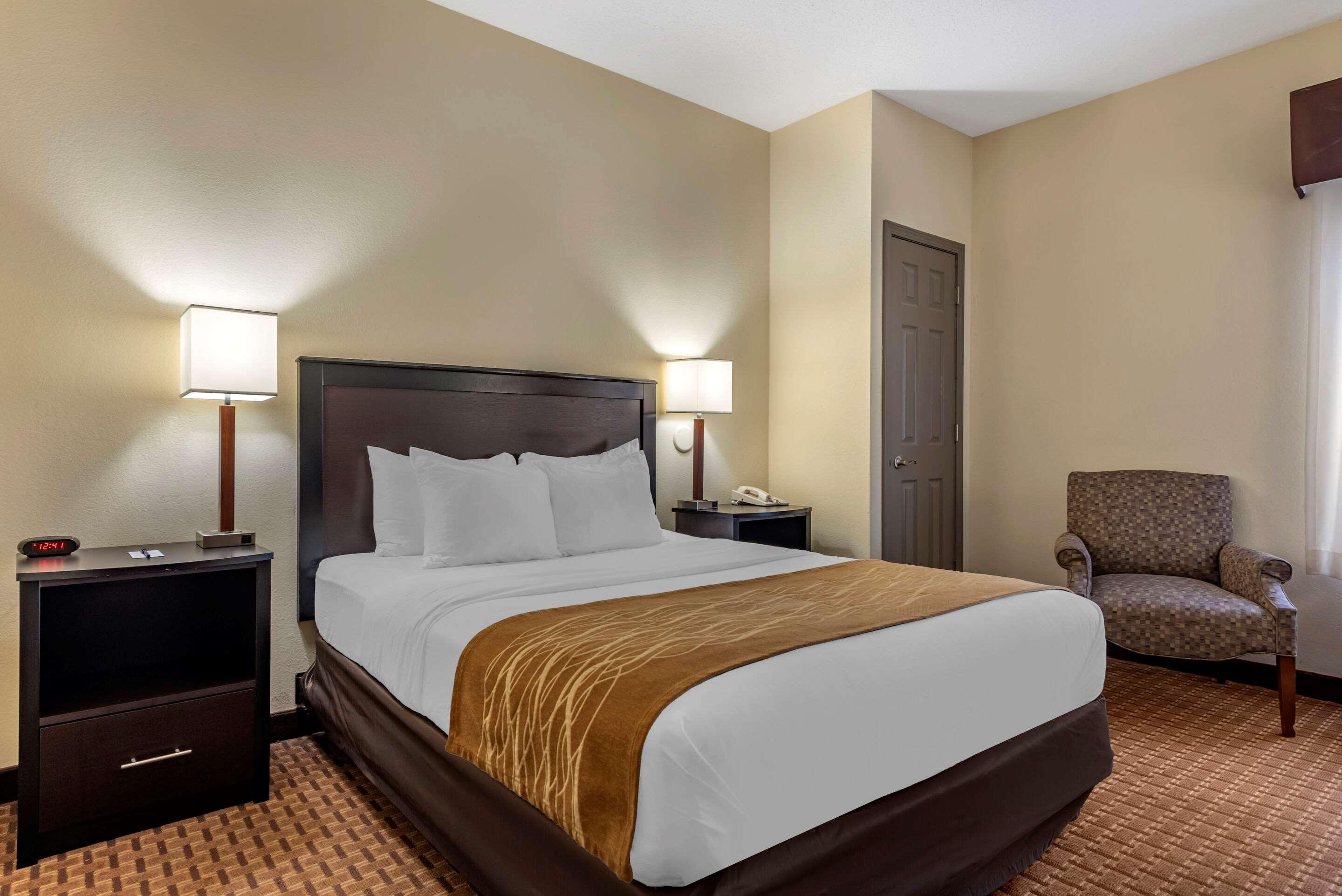 Comfort Inn & Suites Warsaw Near Us-30 Экстерьер фото