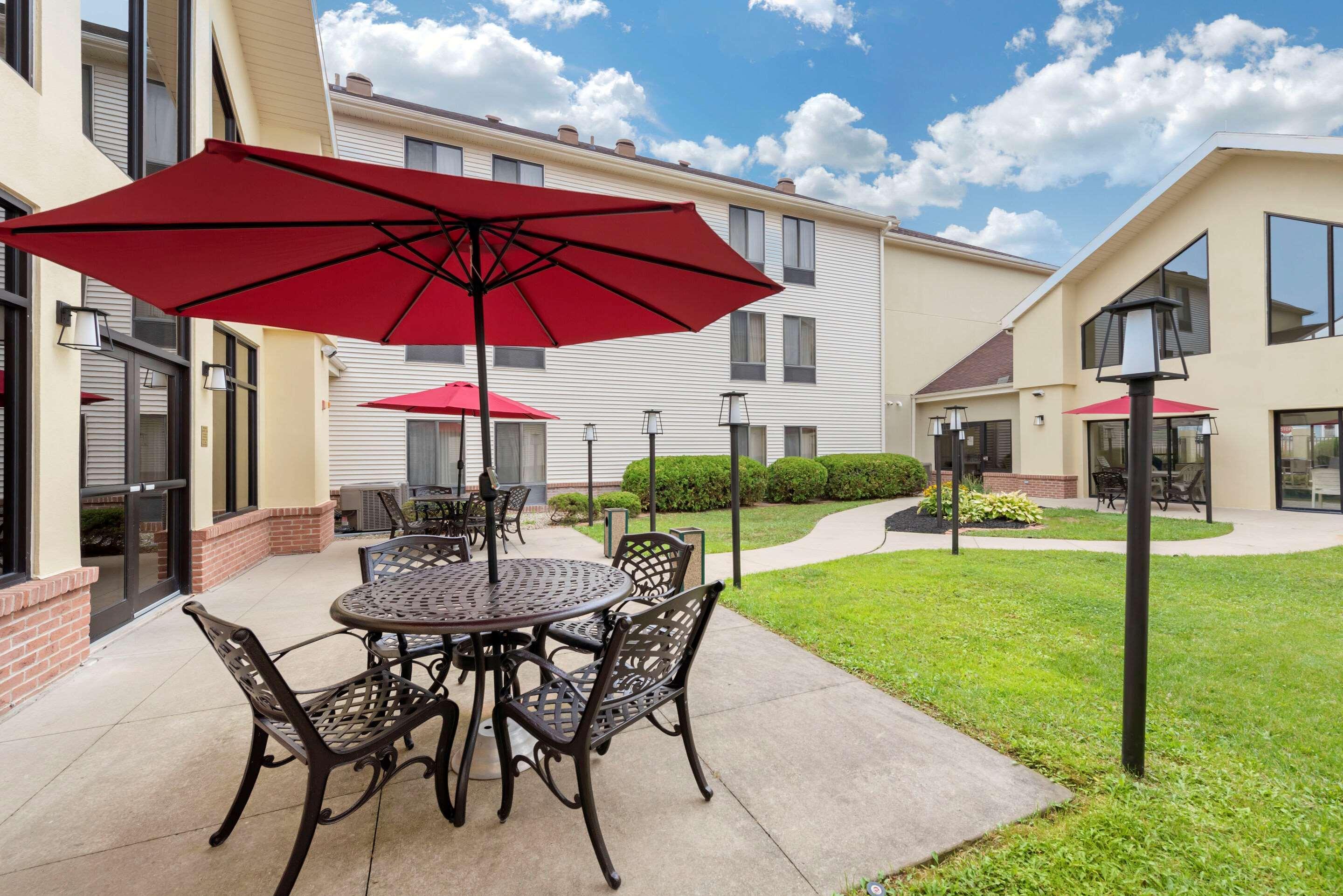 Comfort Inn & Suites Warsaw Near Us-30 Экстерьер фото