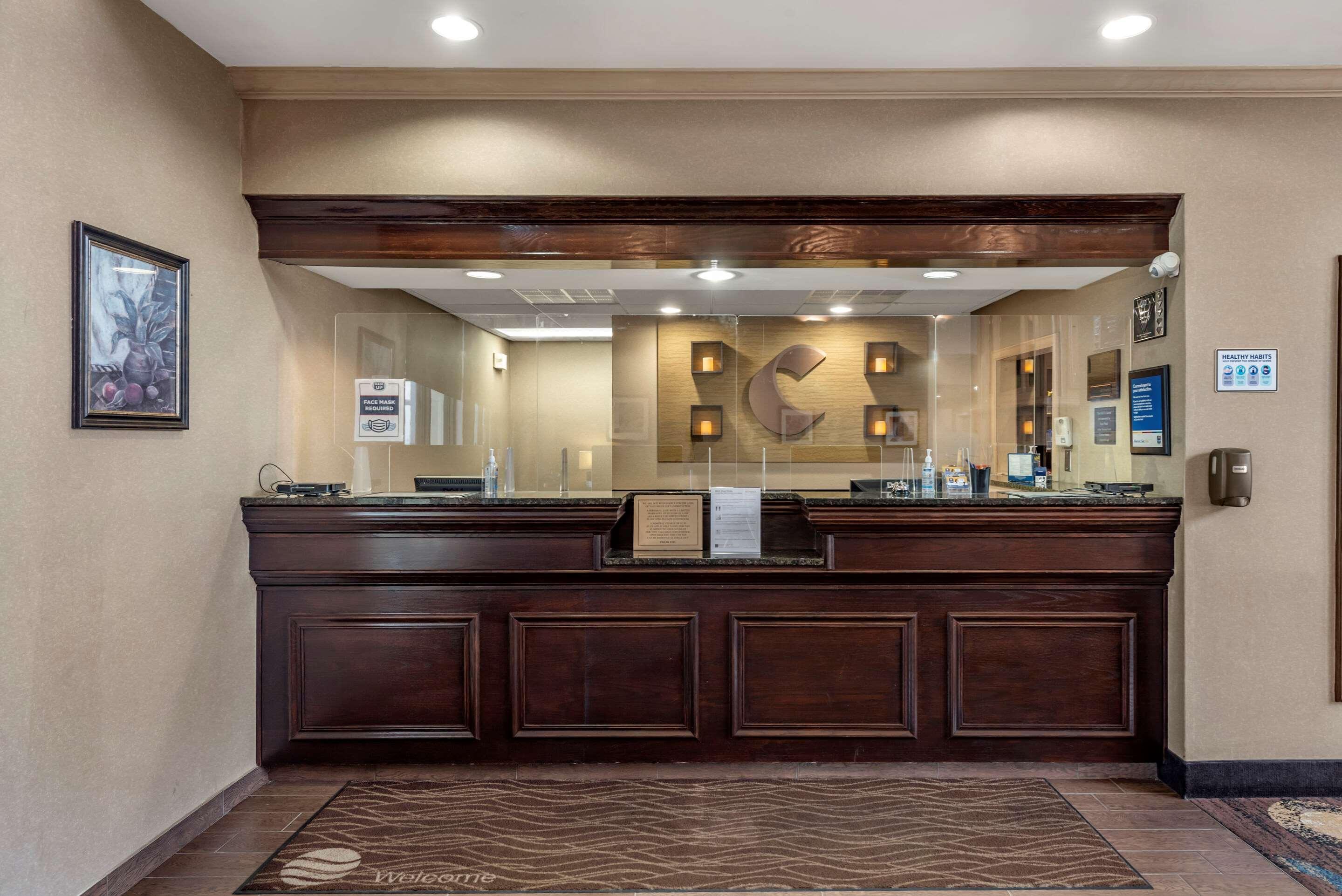 Comfort Inn & Suites Warsaw Near Us-30 Экстерьер фото