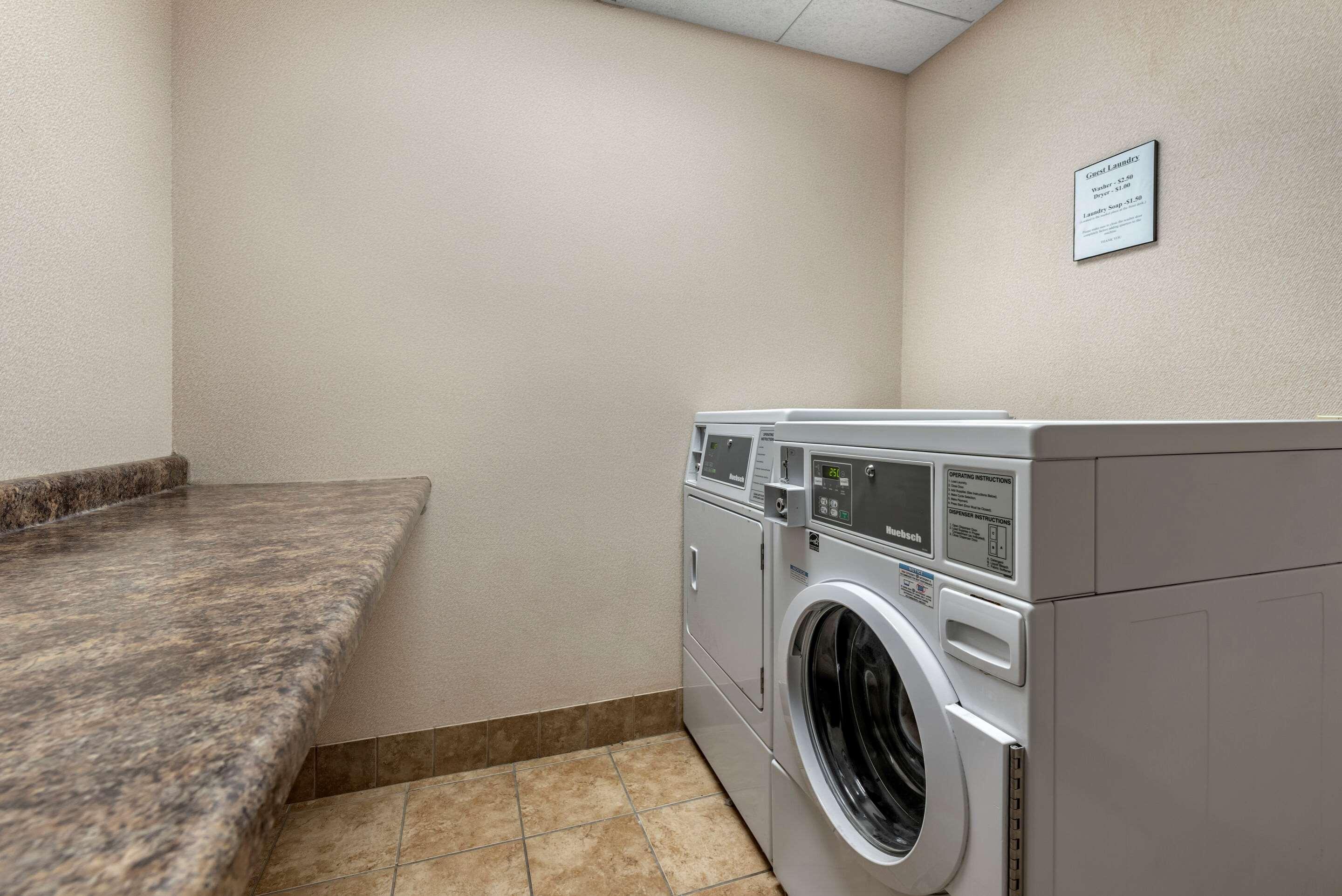 Comfort Inn & Suites Warsaw Near Us-30 Экстерьер фото