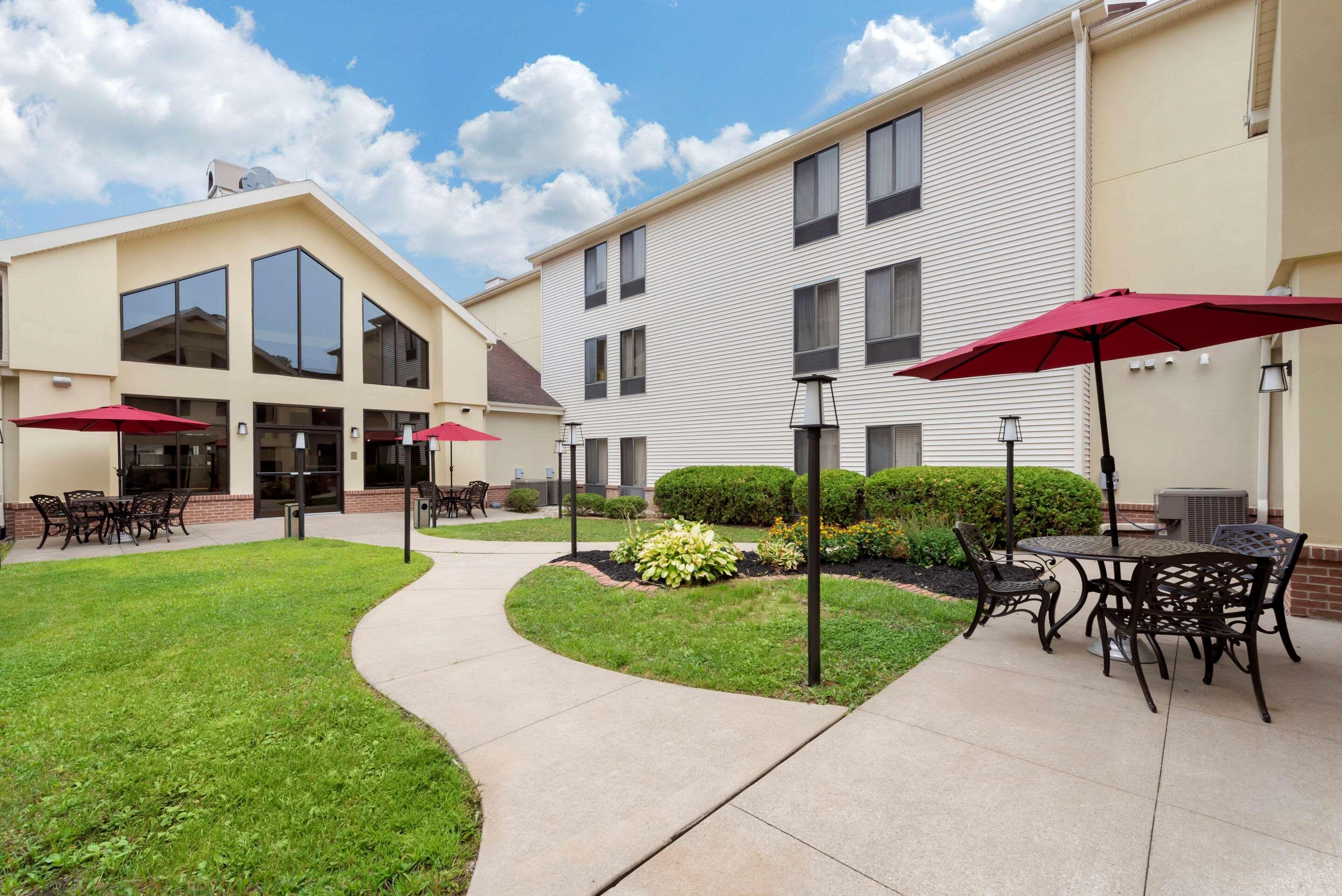 Comfort Inn & Suites Warsaw Near Us-30 Экстерьер фото