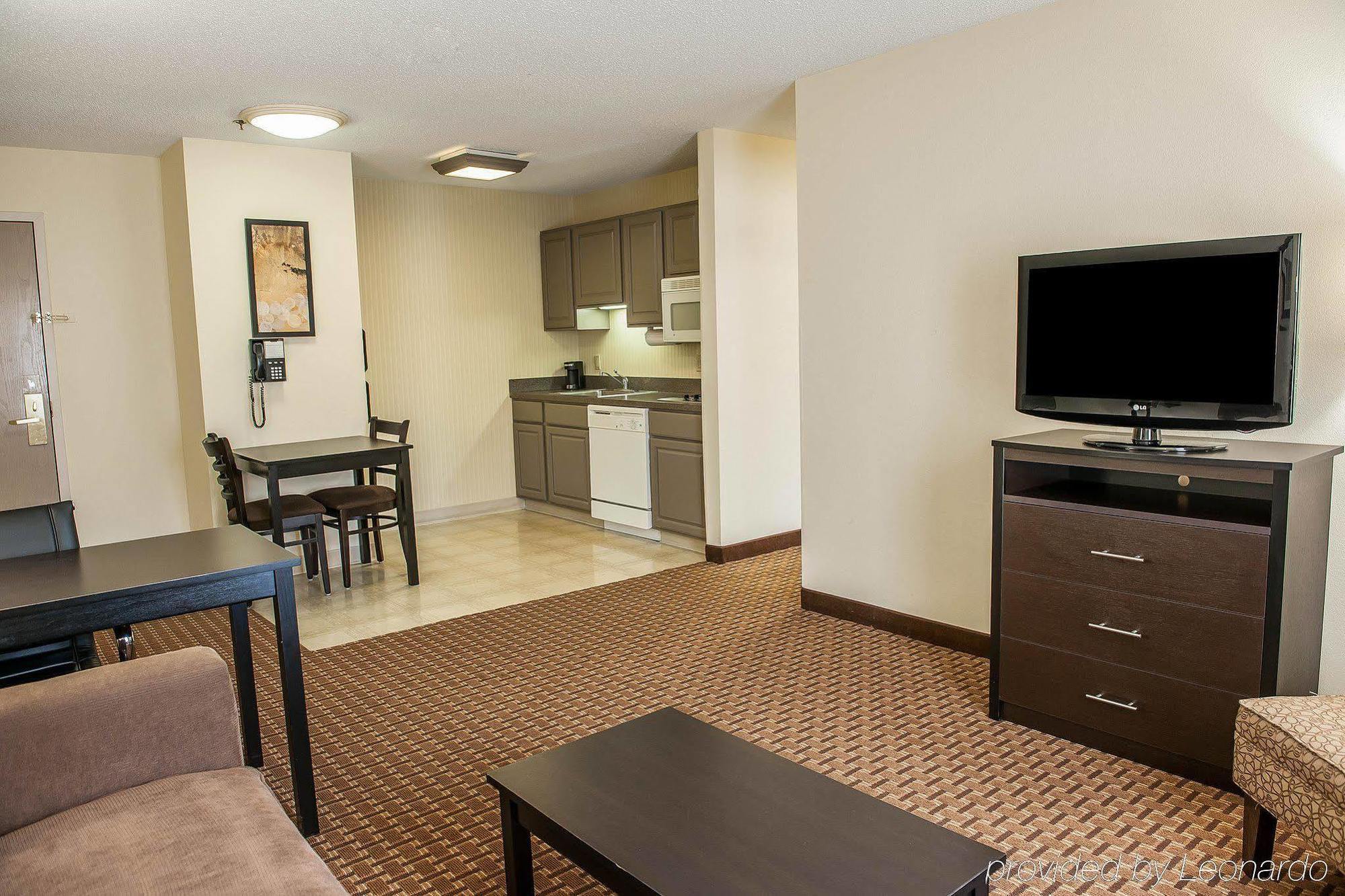 Comfort Inn & Suites Warsaw Near Us-30 Экстерьер фото