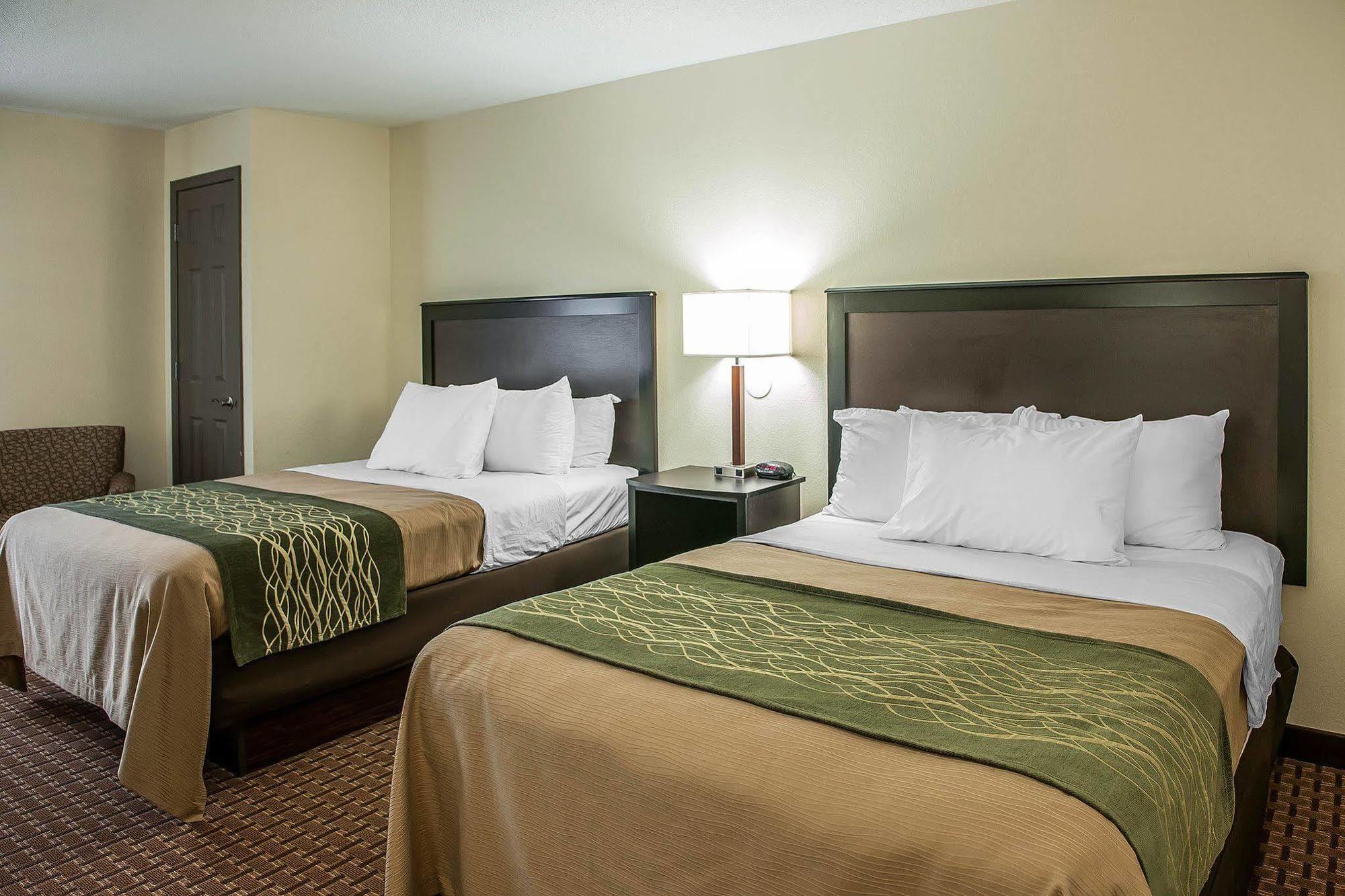 Comfort Inn & Suites Warsaw Near Us-30 Экстерьер фото