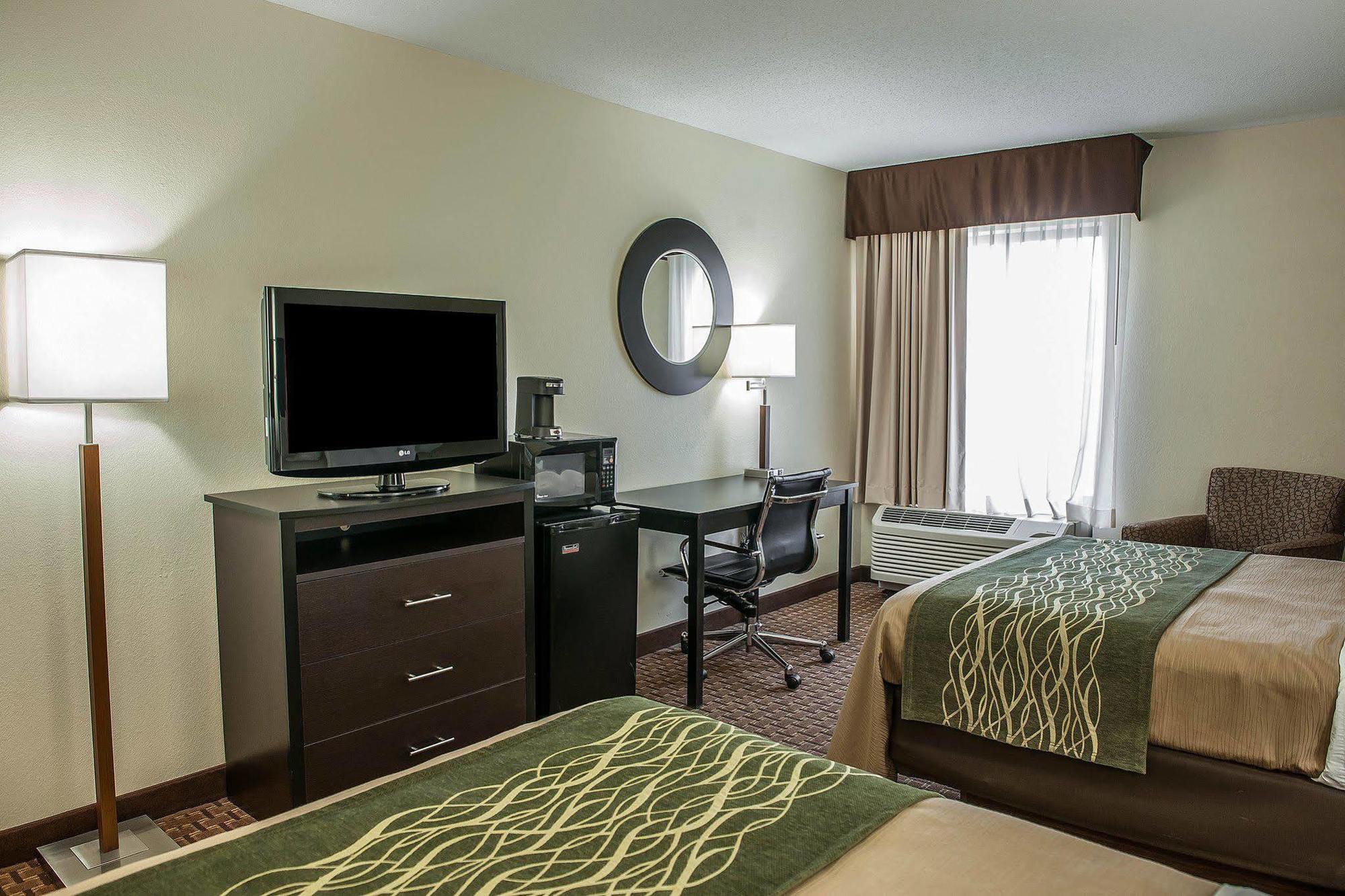 Comfort Inn & Suites Warsaw Near Us-30 Экстерьер фото