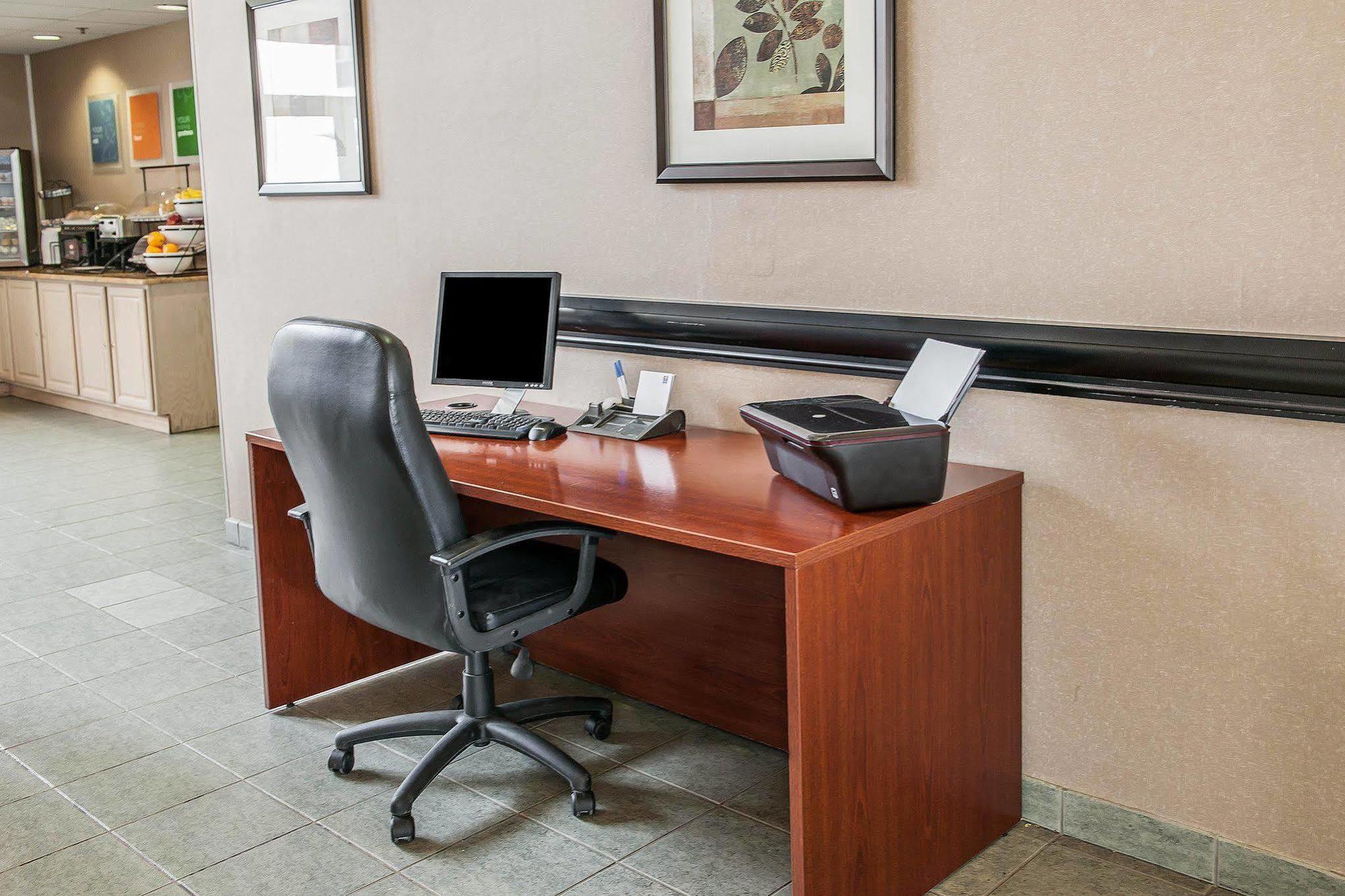 Comfort Inn & Suites Warsaw Near Us-30 Экстерьер фото
