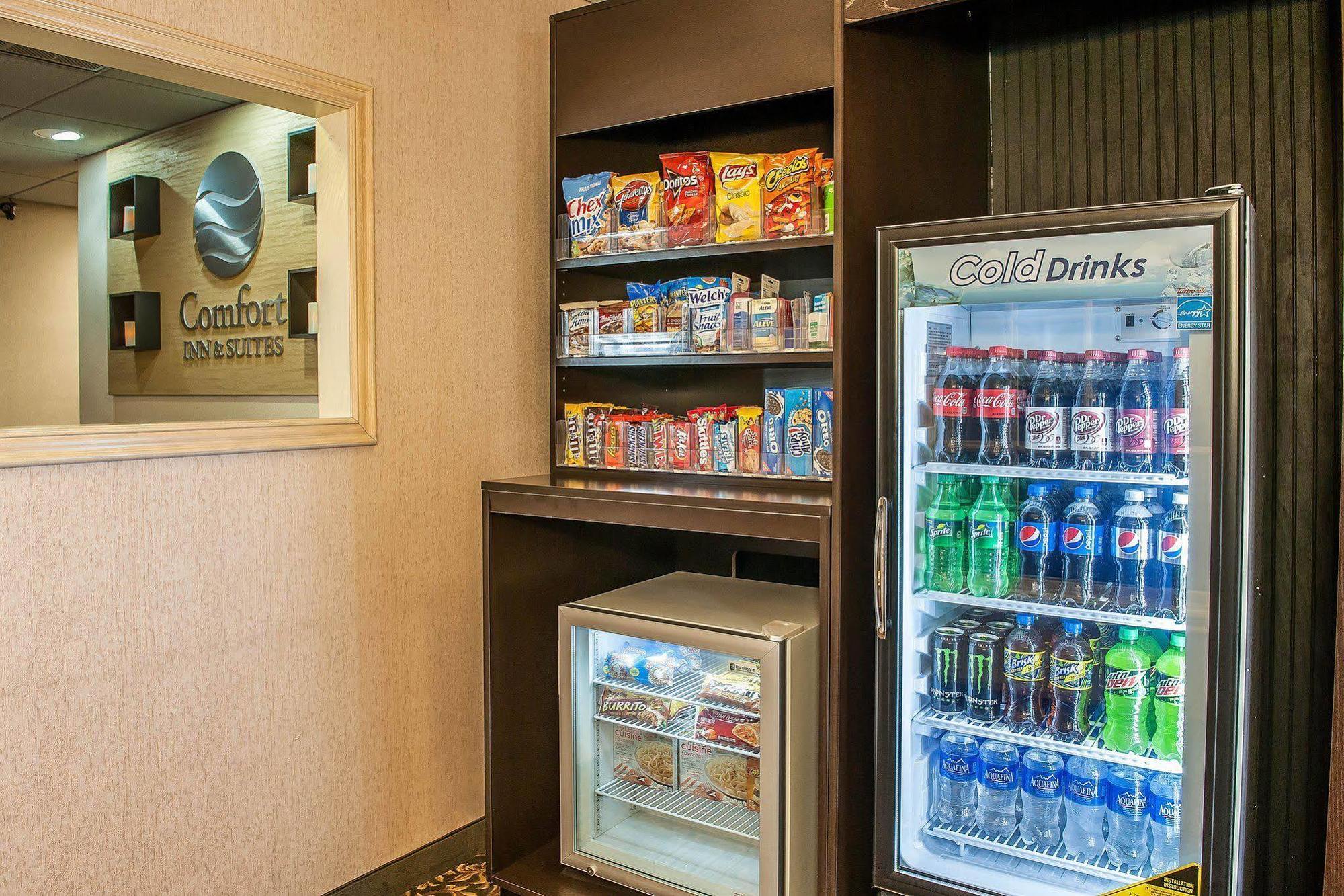 Comfort Inn & Suites Warsaw Near Us-30 Экстерьер фото
